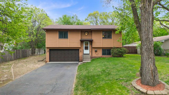 10651 Goldenrod Street NW, Coon Rapids, MN 55448
