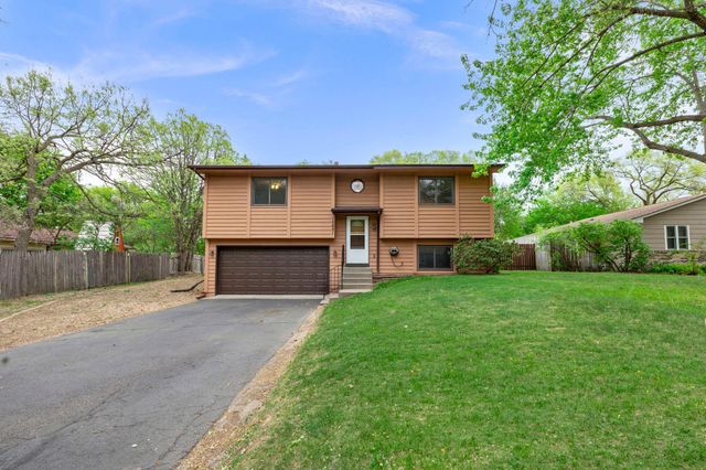 10651 Goldenrod Street NW, Coon Rapids, MN 55448