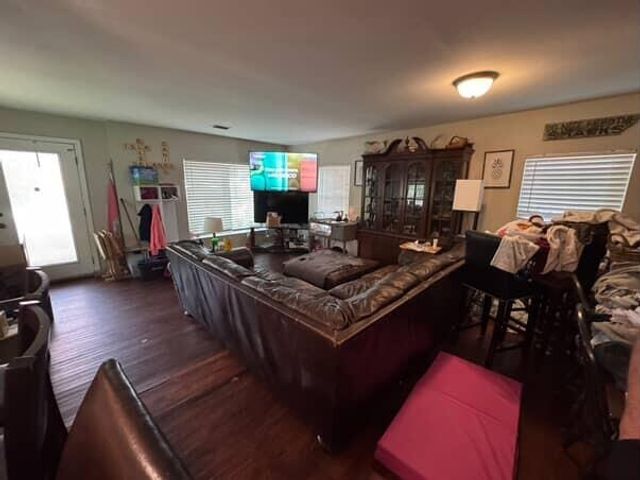 202 Greenwich Street, Mount Pleasant, SC 29464