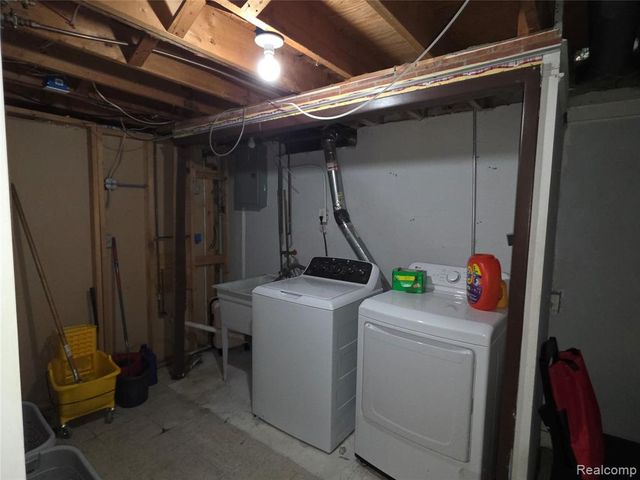 29622 Brown Court, Garden City, MI 48135