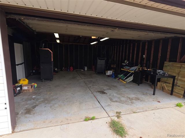 29622 Brown Court, Garden City, MI 48135