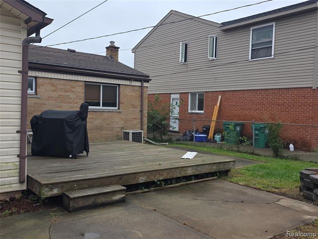 29622 Brown Court, Garden City, MI 48135