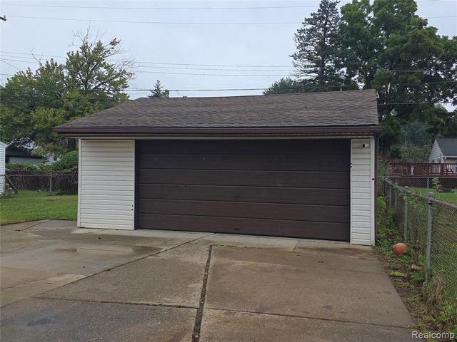 29622 Brown Court, Garden City, MI 48135