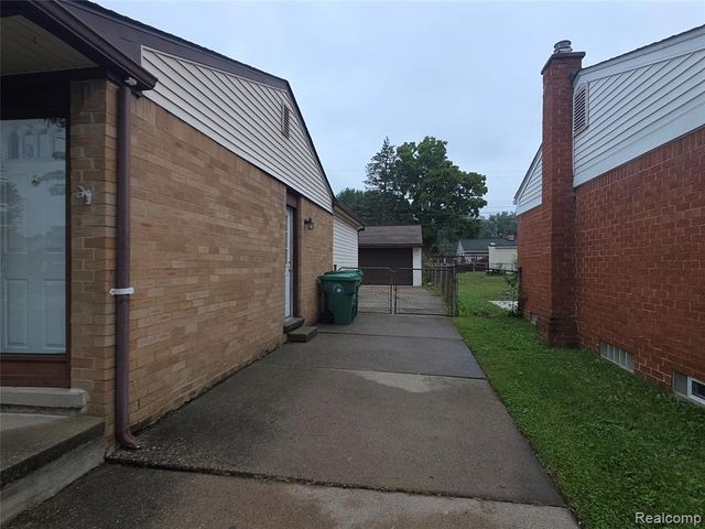 29622 Brown Court, Garden City, MI 48135