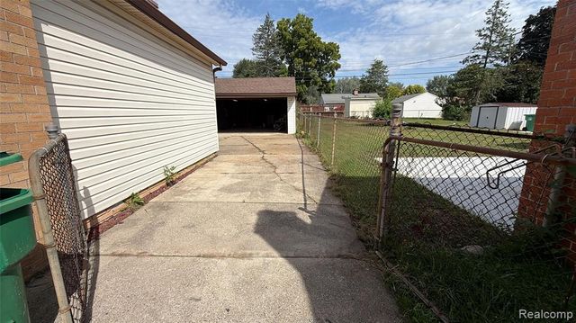 29622 Brown Court, Garden City, MI 48135