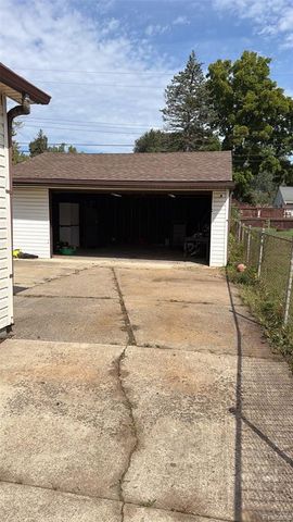 29622 Brown Court, Garden City, MI 48135