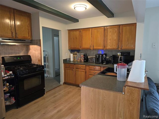 29622 Brown Court, Garden City, MI 48135