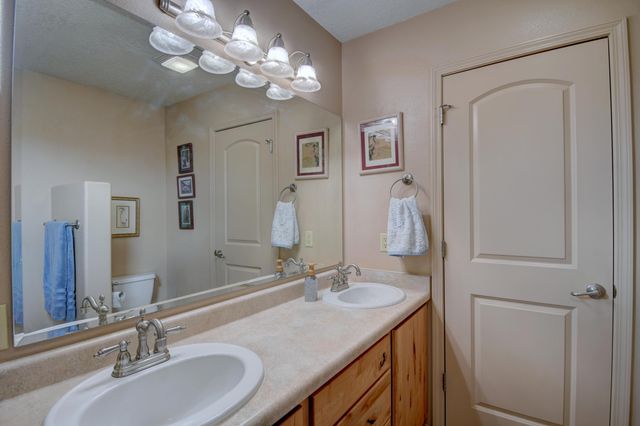 11 Zamora Heights Road, Tijeras, NM 87059