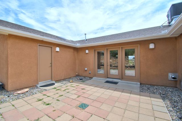 11 Zamora Heights Road, Tijeras, NM 87059