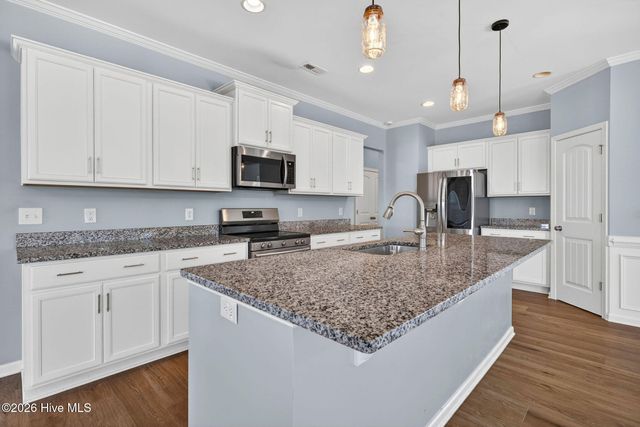 52 Violetear Ridge, Hampstead, NC 28443