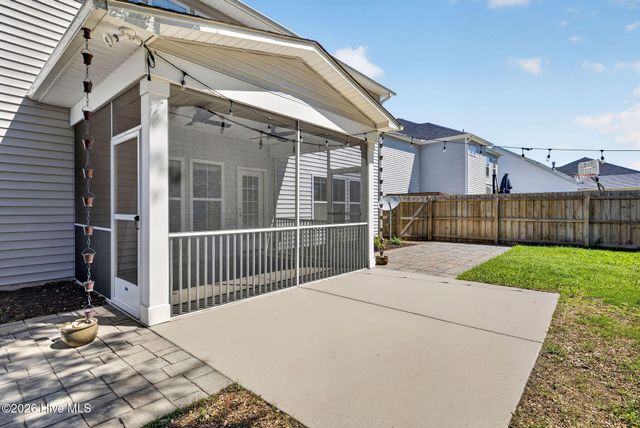 52 Violetear Ridge, Hampstead, NC 28443