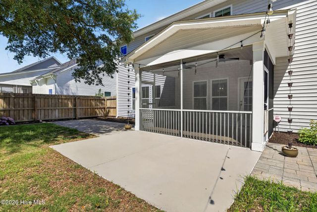 52 Violetear Ridge, Hampstead, NC 28443