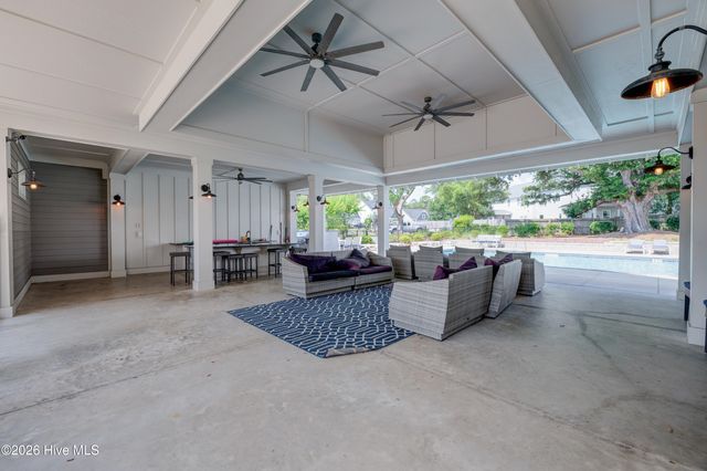 52 Violetear Ridge, Hampstead, NC 28443