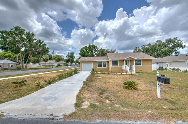 5939 14TH STREET, Zephyrhills, FL 33542
