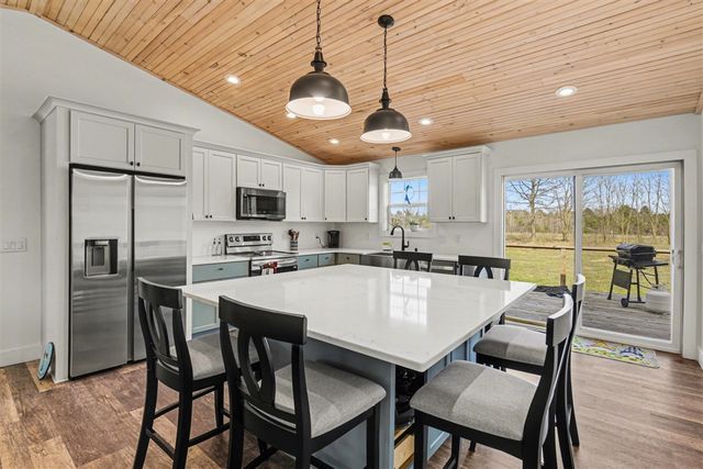 2346 W Madison Road, Hart, MI 49420