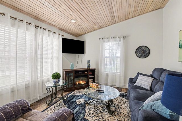 2346 W Madison Road, Hart, MI 49420
