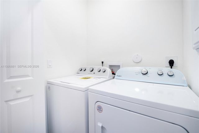 5514 NW 27th St, Lauderhill, FL 33313