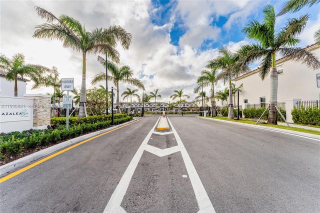 5514 NW 27th St, Lauderhill, FL 33313