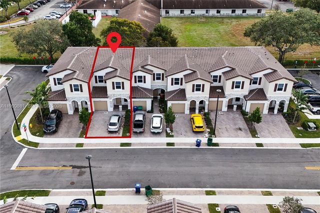 5514 NW 27th St, Lauderhill, FL 33313