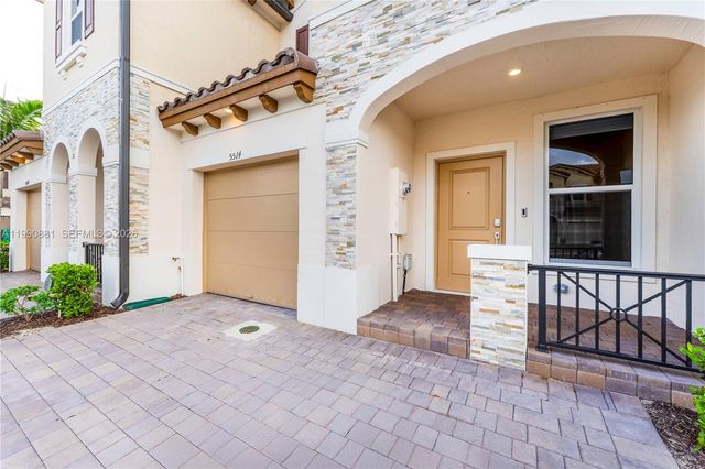 5514 NW 27th St, Lauderhill, FL 33313