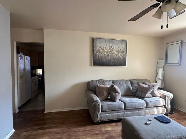 5620 MARLOWE Drive, Flint, MI 48504