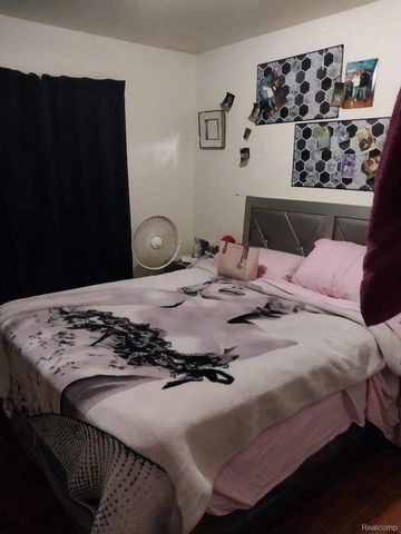 5620 MARLOWE Drive, Flint, MI 48504