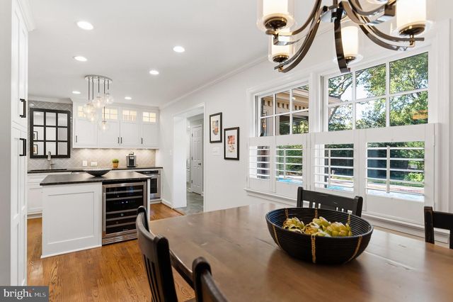 6302 LONG MEADOW RD, Mclean, VA 22101