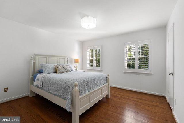 6302 LONG MEADOW RD, Mclean, VA 22101