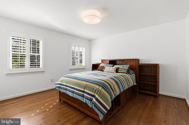 6302 LONG MEADOW RD, Mclean, VA 22101