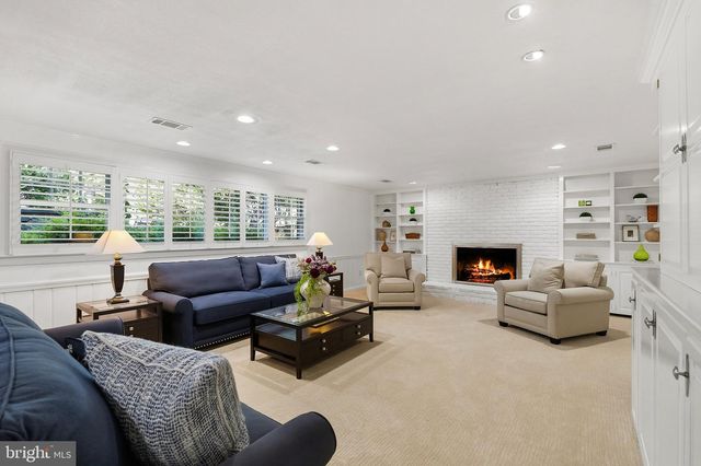 6302 LONG MEADOW RD, Mclean, VA 22101