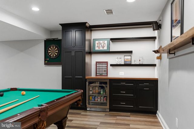 6302 LONG MEADOW RD, Mclean, VA 22101