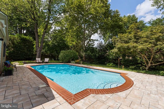6302 LONG MEADOW RD, Mclean, VA 22101