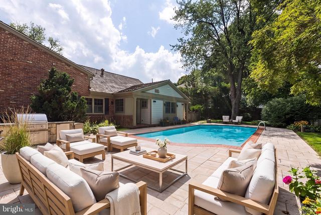 6302 LONG MEADOW RD, Mclean, VA 22101