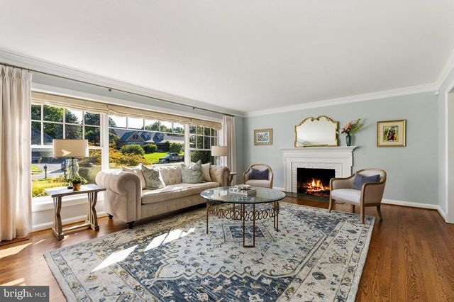 6302 LONG MEADOW RD, Mclean, VA 22101