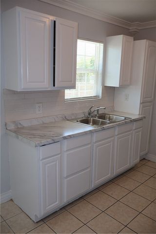 613 Francesca St, Corpus Christi, TX 78405