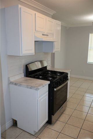 613 Francesca St, Corpus Christi, TX 78405