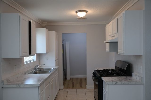 613 Francesca St, Corpus Christi, TX 78405