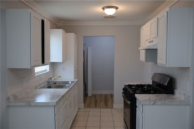 613 Francesca St, Corpus Christi, TX 78405
