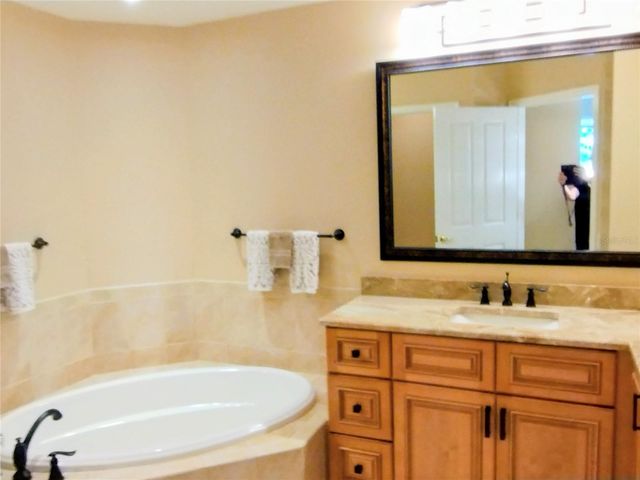 5242 PARISIENNE PLACE 201B30, Sarasota, FL 34238