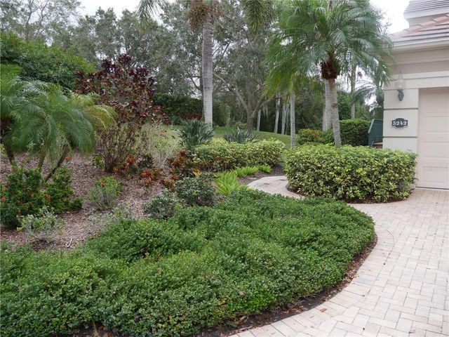 5242 PARISIENNE PLACE 201B30, Sarasota, FL 34238