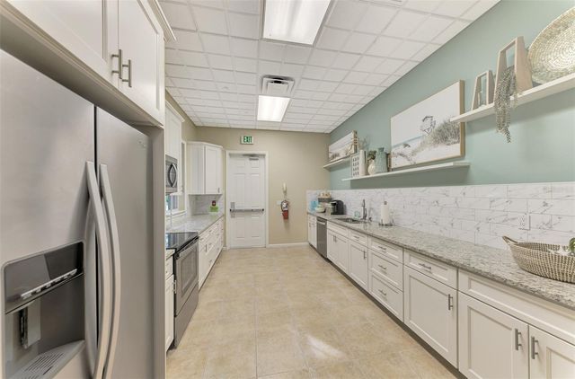 5242 PARISIENNE PLACE 201B30, Sarasota, FL 34238