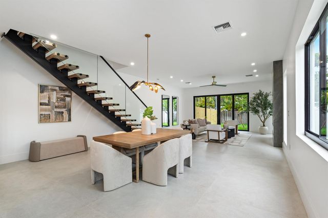 1131 NE 12th Avenue, Fort Lauderdale, FL 33304