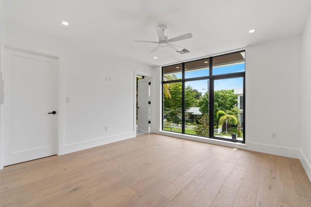 1131 NE 12th Avenue, Fort Lauderdale, FL 33304