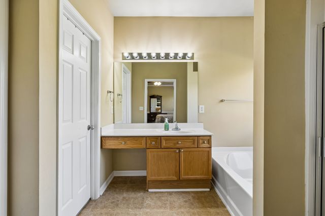 1008 Riverspring Dr, Nashville, TN 37221