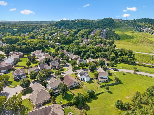 1008 Riverspring Dr, Nashville, TN 37221