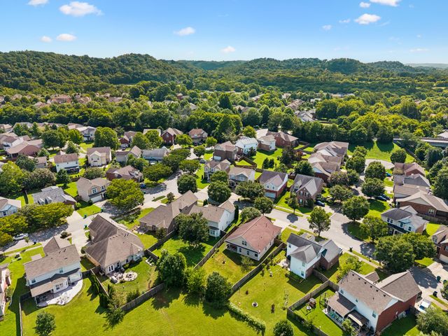 1008 Riverspring Dr, Nashville, TN 37221