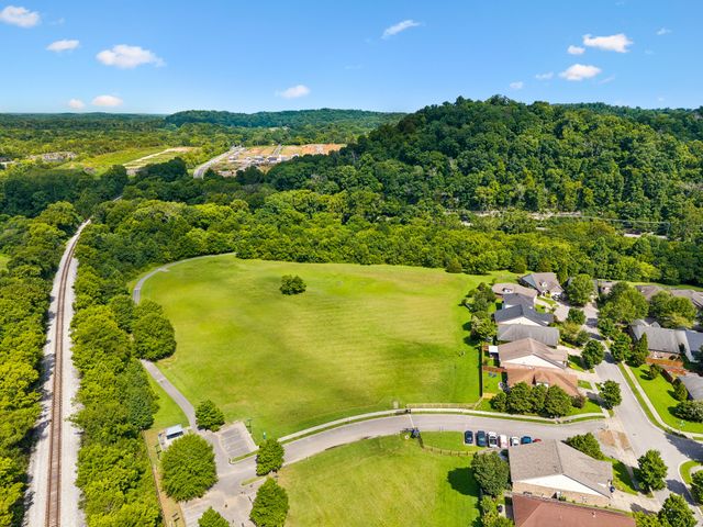 1008 Riverspring Dr, Nashville, TN 37221