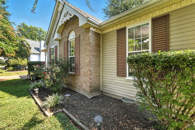 1121 Jacksons Valley Rd, Hermitage, TN 37076