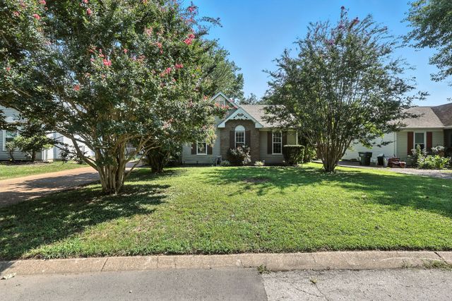 1121 Jacksons Valley Rd, Hermitage, TN 37076