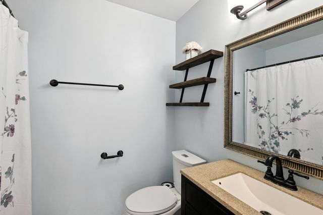 1121 Jacksons Valley Rd, Hermitage, TN 37076